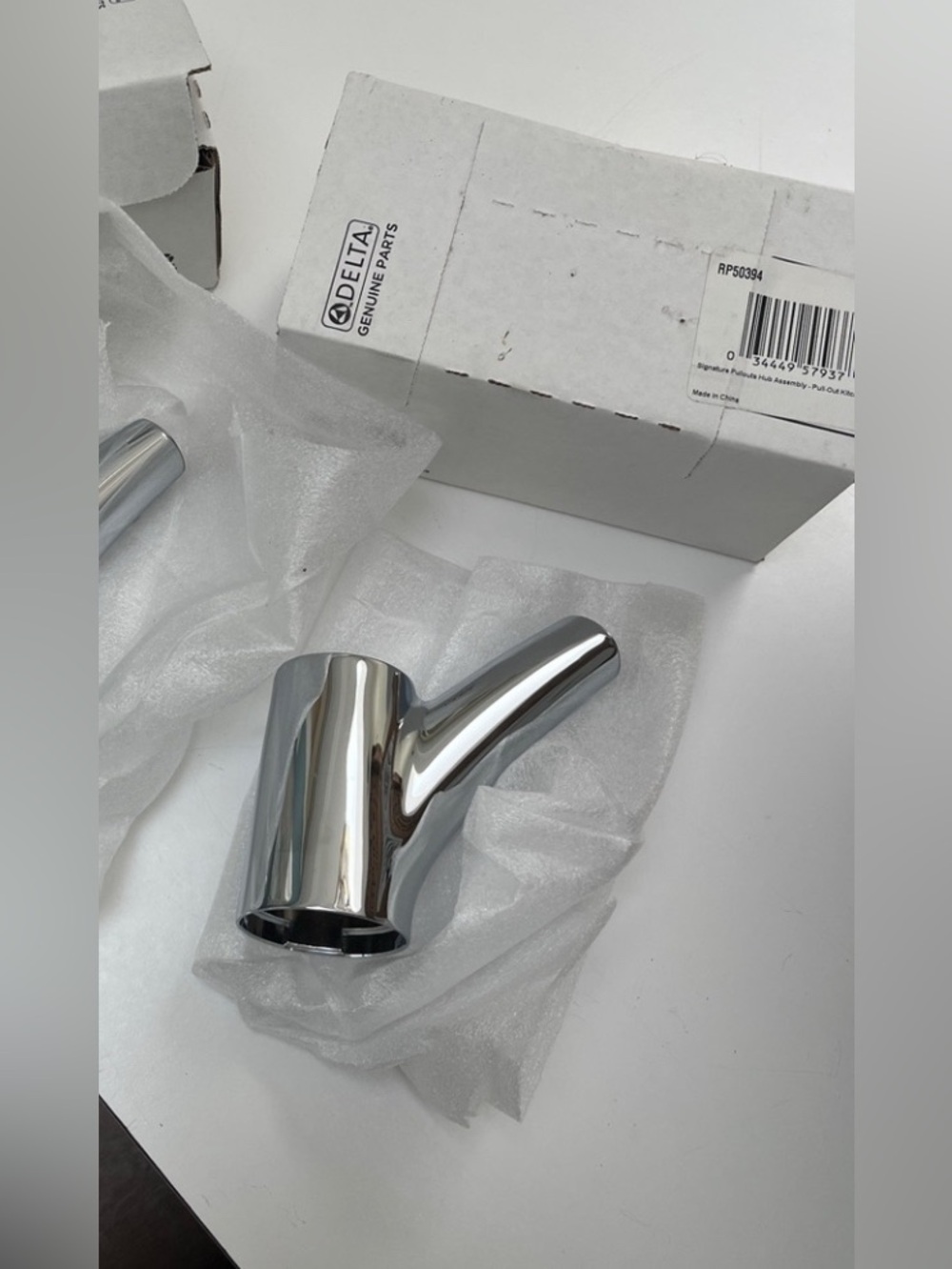 Delta Faucets Signature Assembly Hub for pull out faucet, Chrome Model# 472-DST